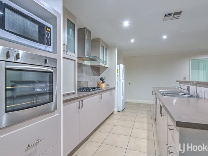 10 Abbotsdale Way, Southern River WA 6110