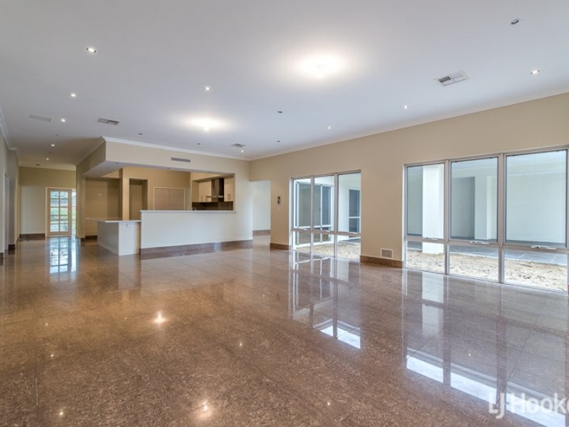 7 Piesley Promenade, Canning Vale WA 6155