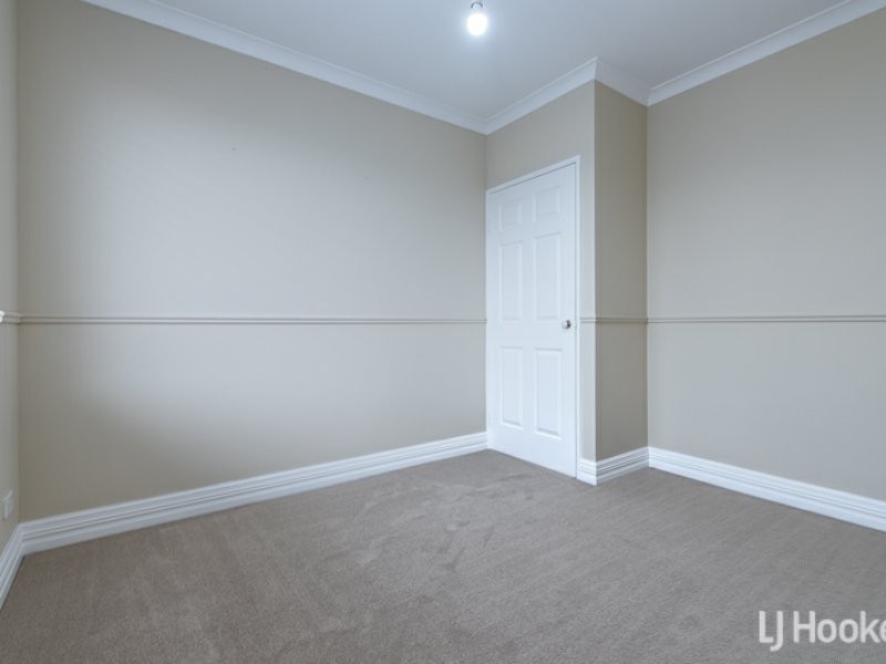 15 Merlin Way, Wattle Grove WA 6107