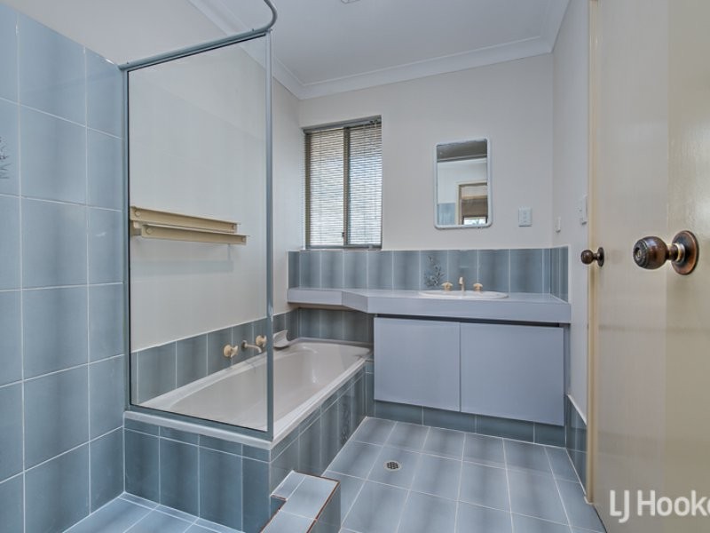 16A Camelot Court, Thornlie WA 6108