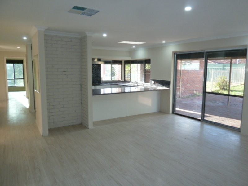 33 Battersea Road, Canning Vale WA 6155