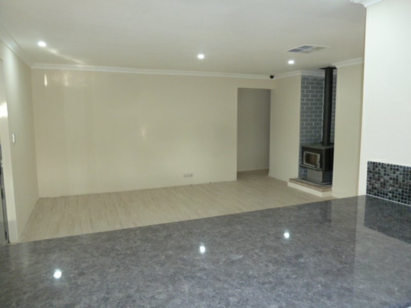 33 Battersea Road, Canning Vale WA 6155