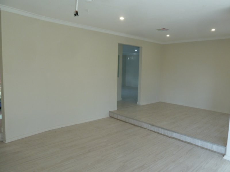 33 Battersea Road, Canning Vale WA 6155