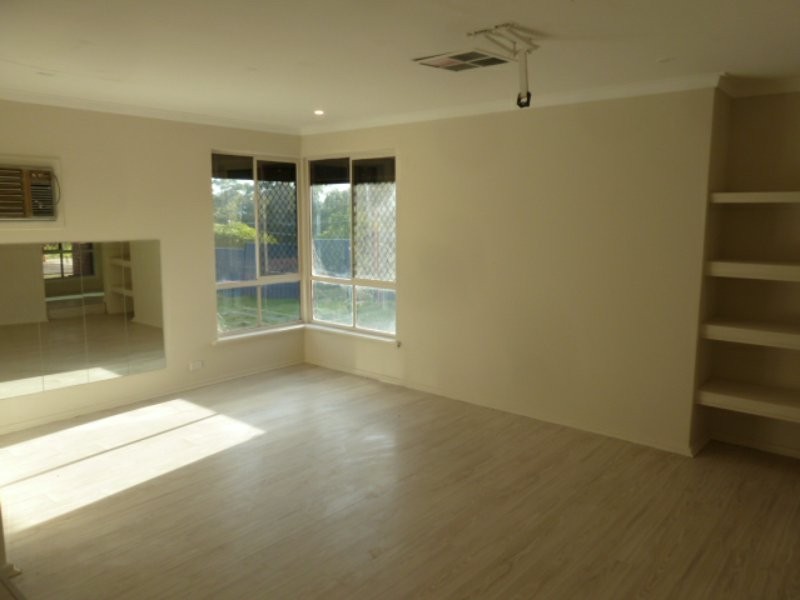 33 Battersea Road, Canning Vale WA 6155