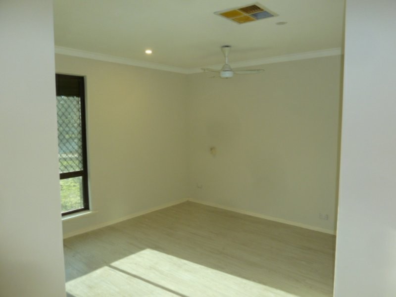 33 Battersea Road, Canning Vale WA 6155