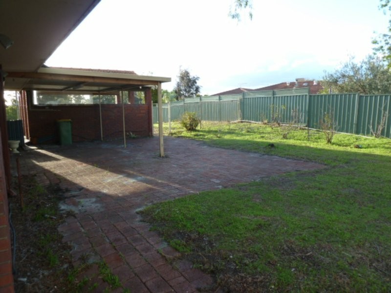 33 Battersea Road, Canning Vale WA 6155