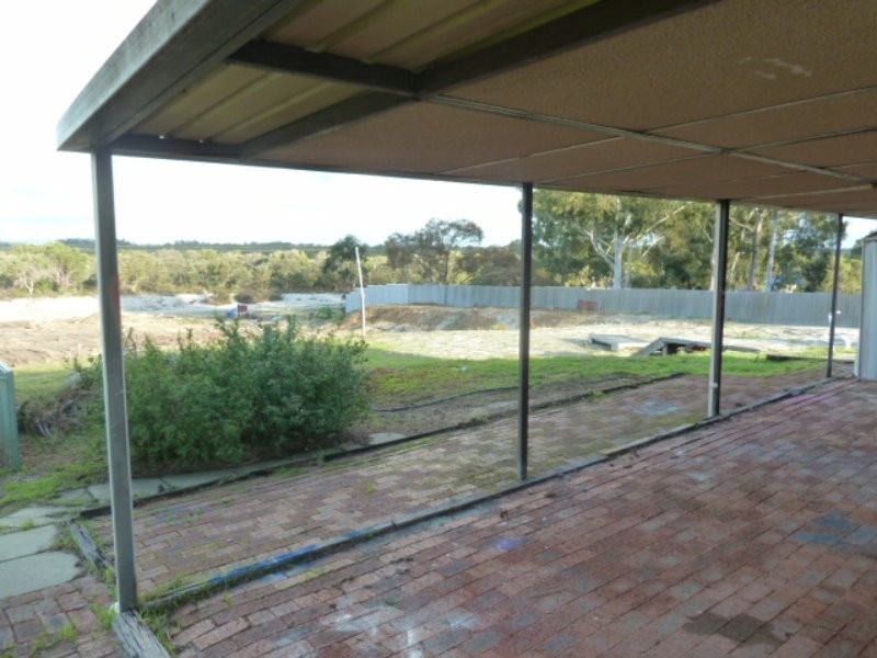 33 Battersea Road, Canning Vale WA 6155