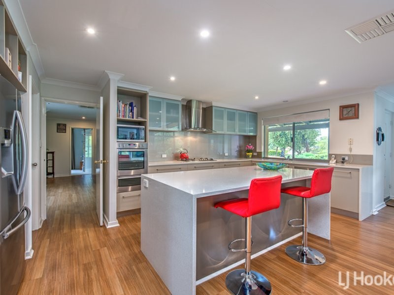 7 Brush Court, Canning Vale WA 6155