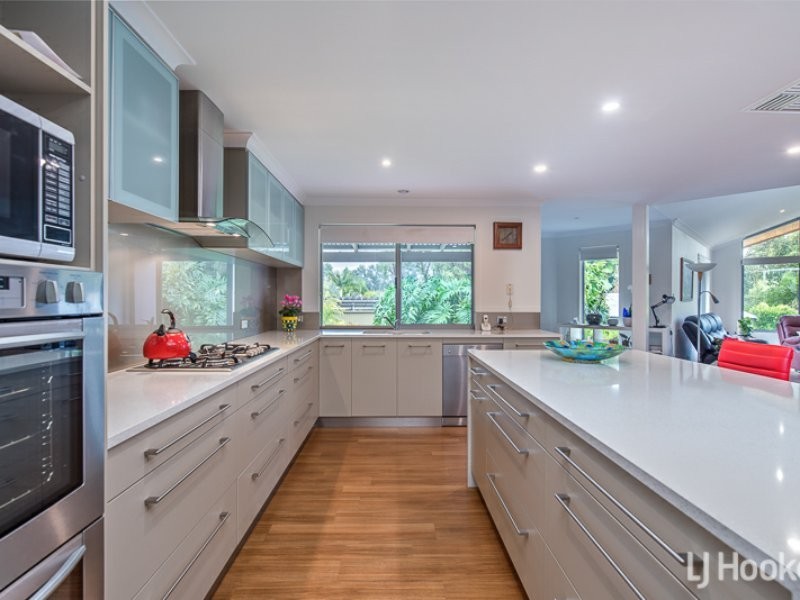 7 Brush Court, Canning Vale WA 6155