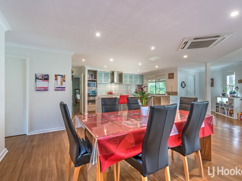 7 Brush Court, Canning Vale WA 6155