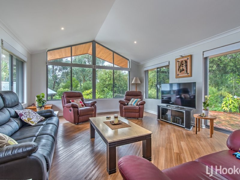 7 Brush Court, Canning Vale WA 6155