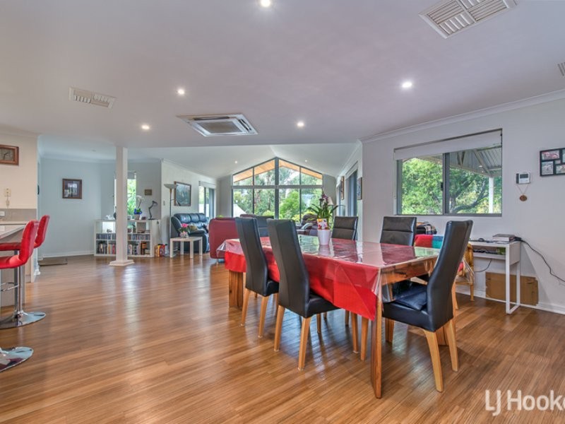 7 Brush Court, Canning Vale WA 6155