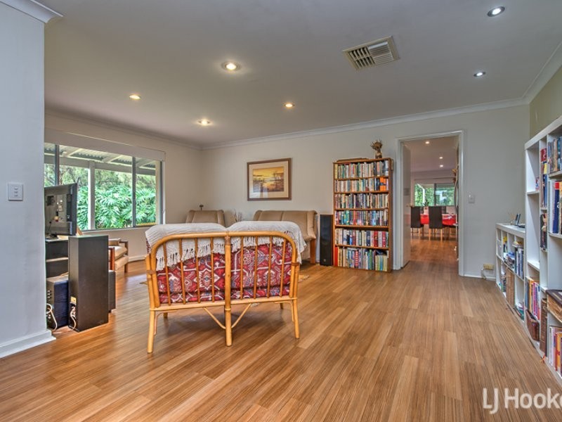 7 Brush Court, Canning Vale WA 6155