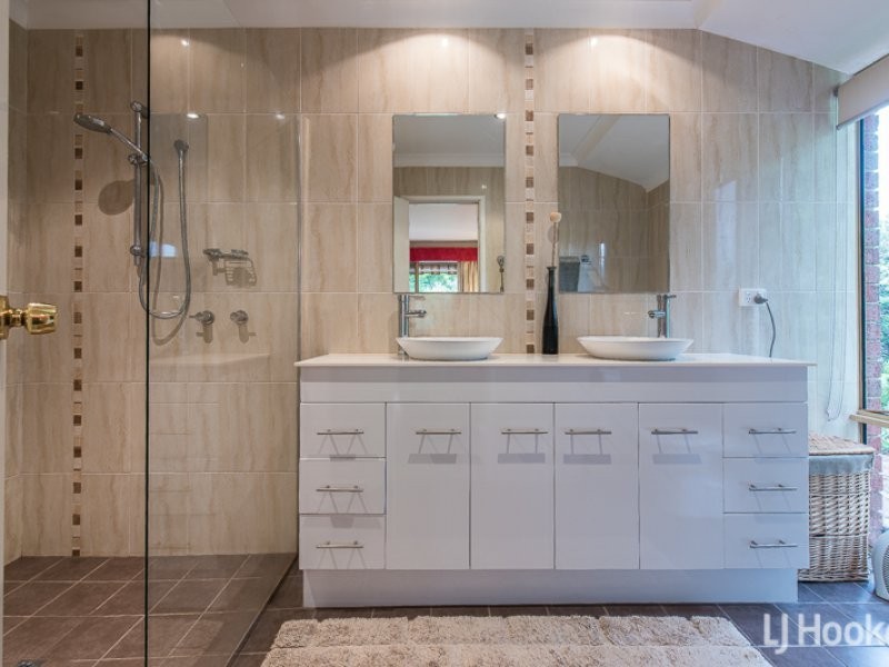 7 Brush Court, Canning Vale WA 6155