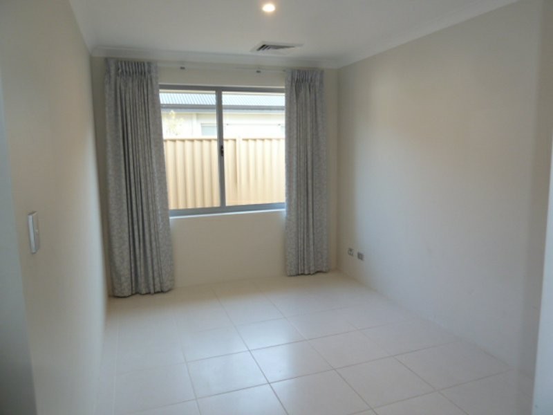 4 Millway Avenue, Southern River WA 6110