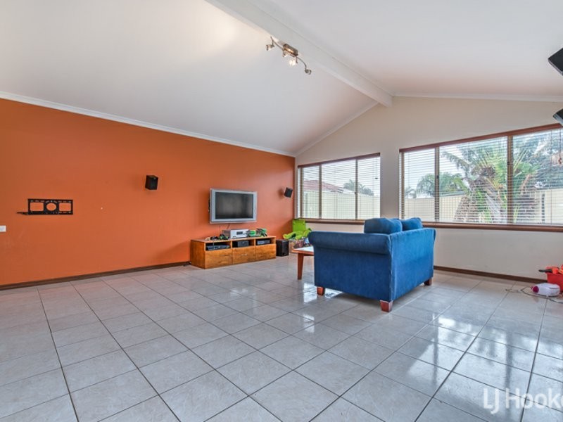 14 Dampier Court, Thornlie WA 6108