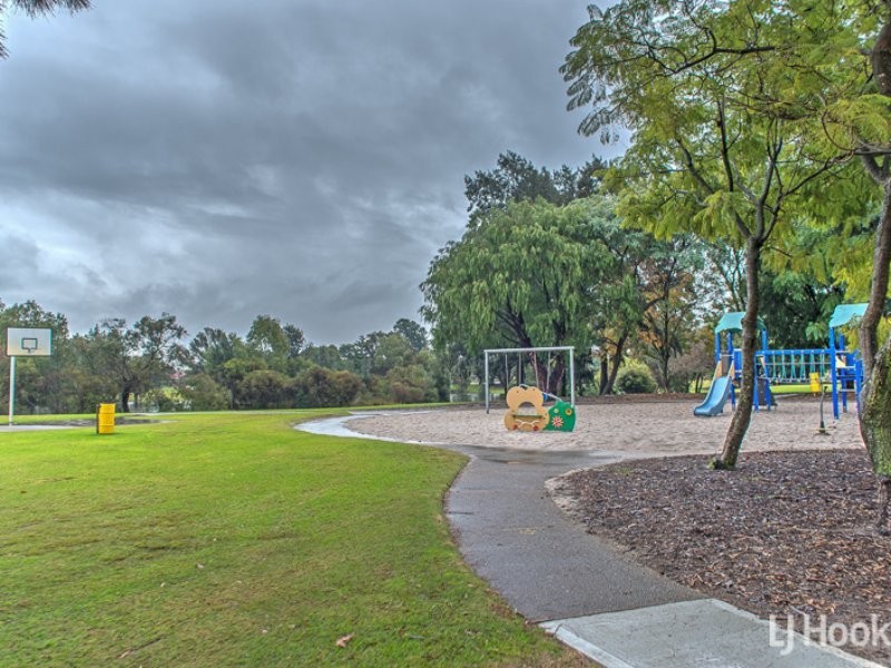 14 Dampier Court, Thornlie WA 6108