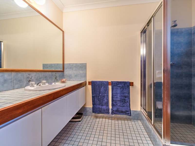 4 Empire Way, Thornlie WA 6108