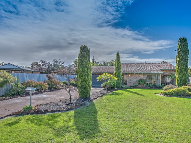 4 Empire Way, Thornlie WA 6108