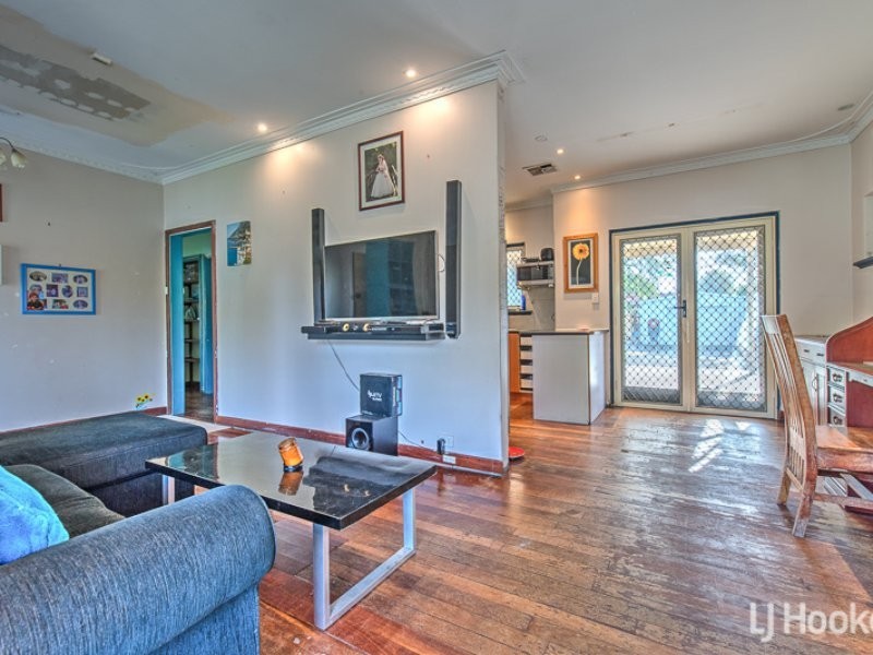 7 Clancy Way, Thornlie WA 6108