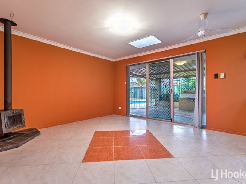 24 Limbee Glade, Huntingdale WA 6110