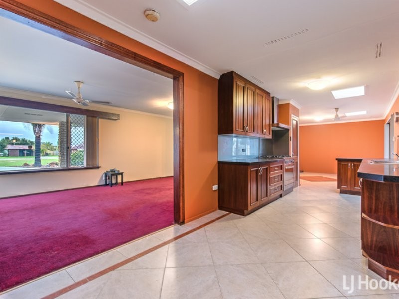 24 Limbee Glade, Huntingdale WA 6110