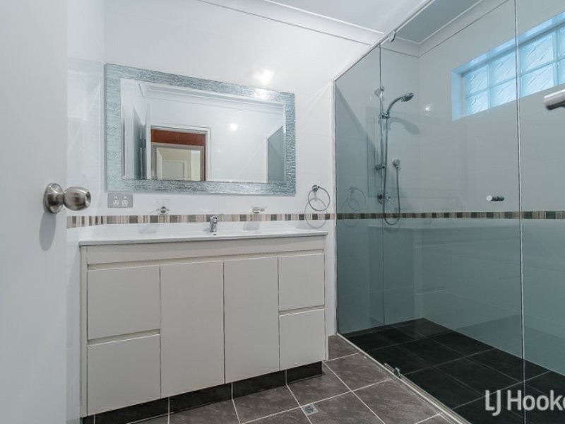 24 Limbee Glade, Huntingdale WA 6110