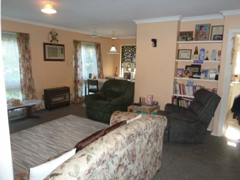 2 Glyndebourne Avenue, Thornlie WA 6108