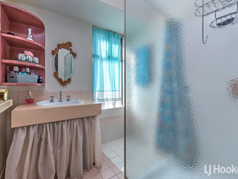 37 Lancaster Place, Maddington WA 6109