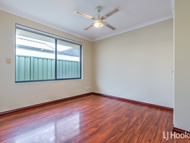 26 Merlin Way, Wattle Grove WA 6107