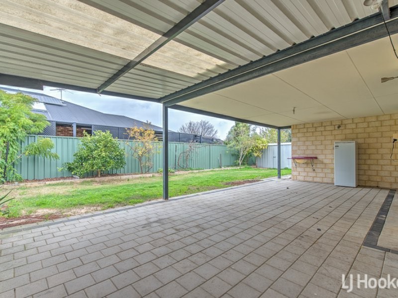 26 Merlin Way, Wattle Grove WA 6107
