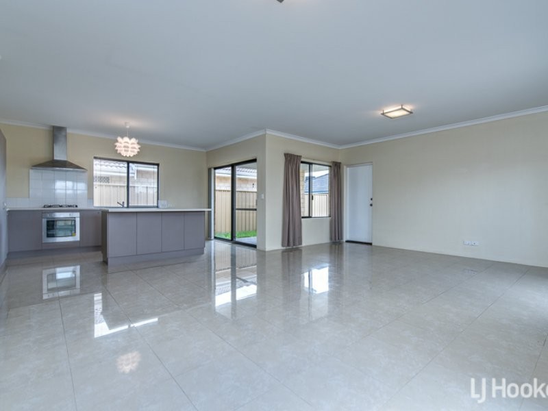 17 Towncentre Drive, Thornlie WA 6108