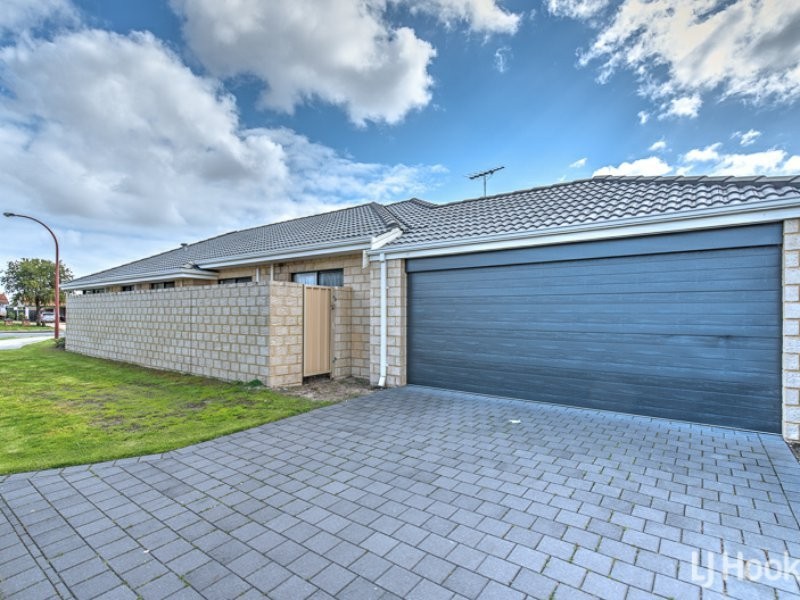17 Towncentre Drive, Thornlie WA 6108