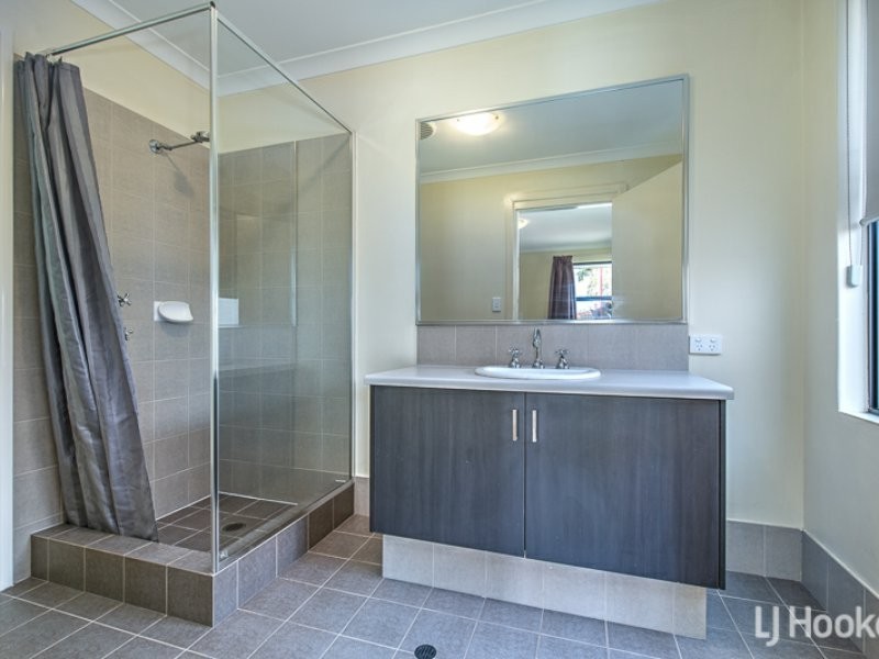 17 Towncentre Drive, Thornlie WA 6108