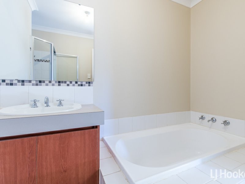 13/151 Sevenoaks Street, Cannington WA 6107