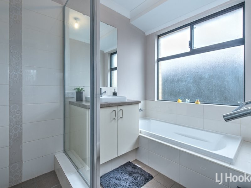 70 Daybreak Loop, Wellard WA 6170