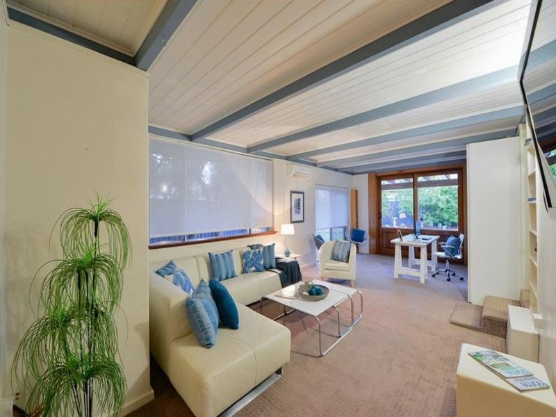 4 Langham Gardens, Wilson WA 6107