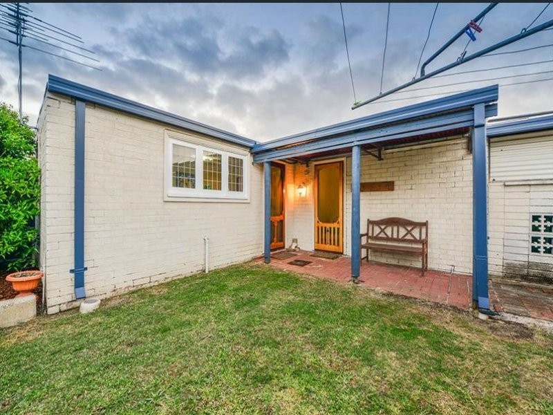 4 Langham Gardens, Wilson WA 6107