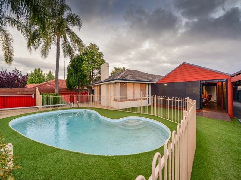 4 Langham Gardens, Wilson WA 6107