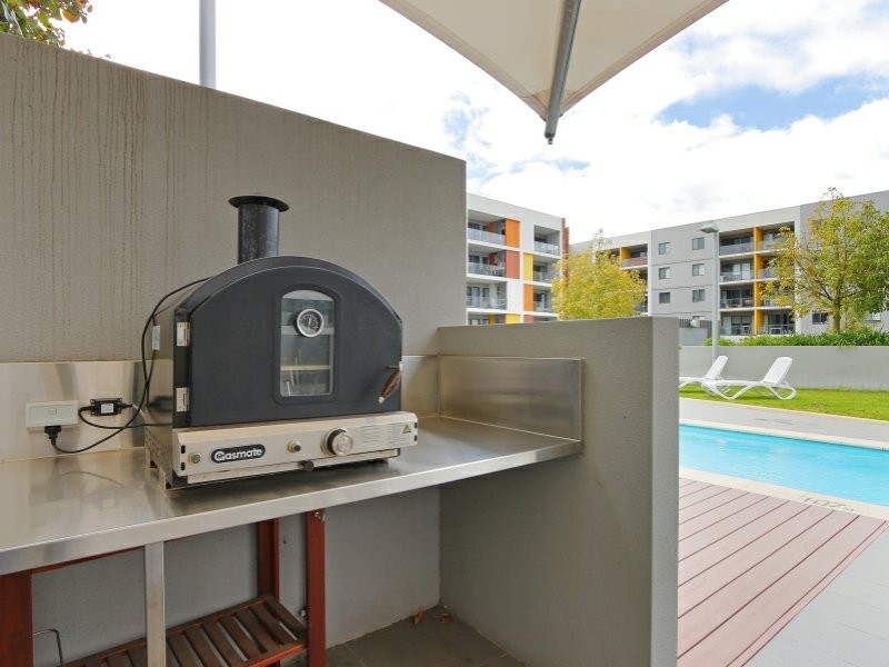 33/1 Stockton Bend, Cockburn Central WA 6164