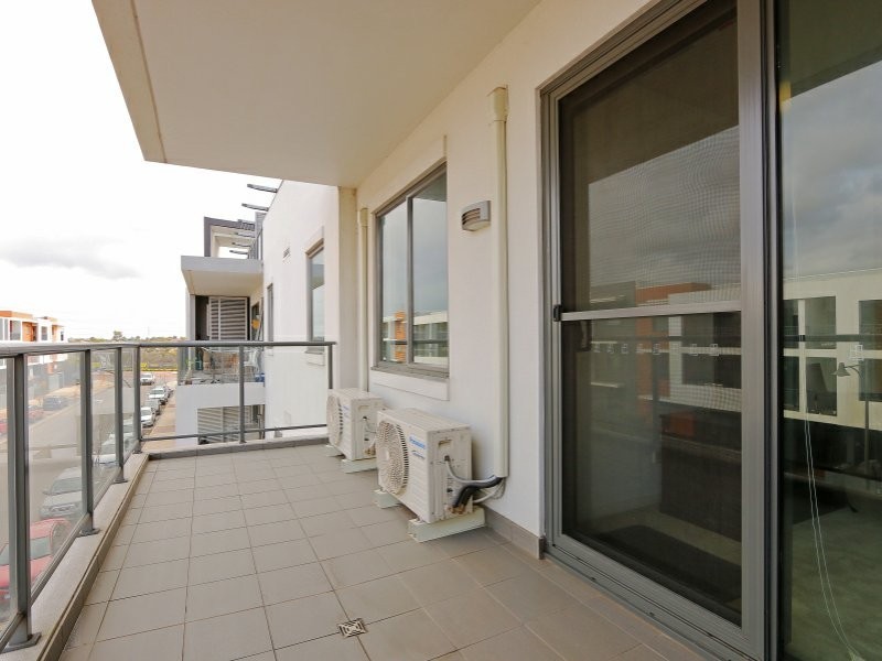 33/1 Stockton Bend, Cockburn Central WA 6164