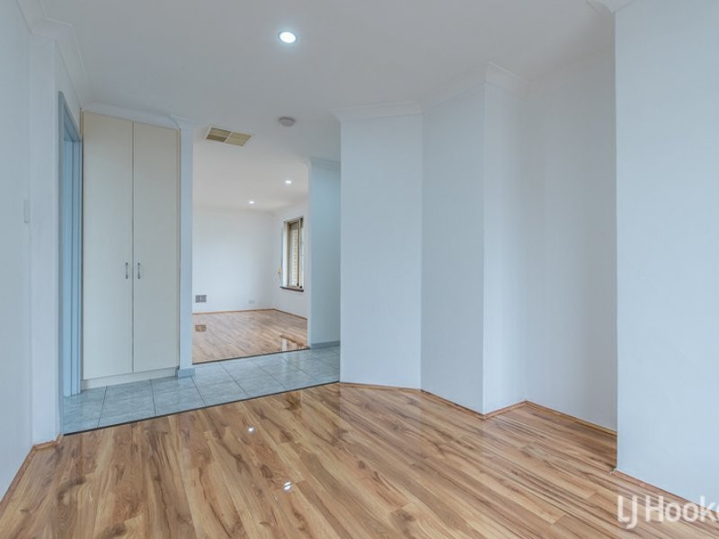 56 Discovery Drive, Thornlie WA 6108