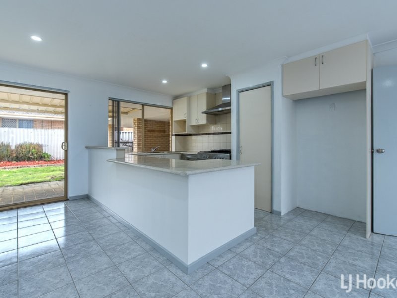 56 Discovery Drive, Thornlie WA 6108