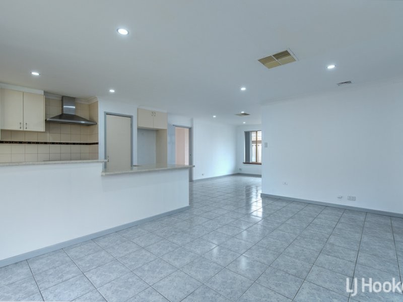 56 Discovery Drive, Thornlie WA 6108