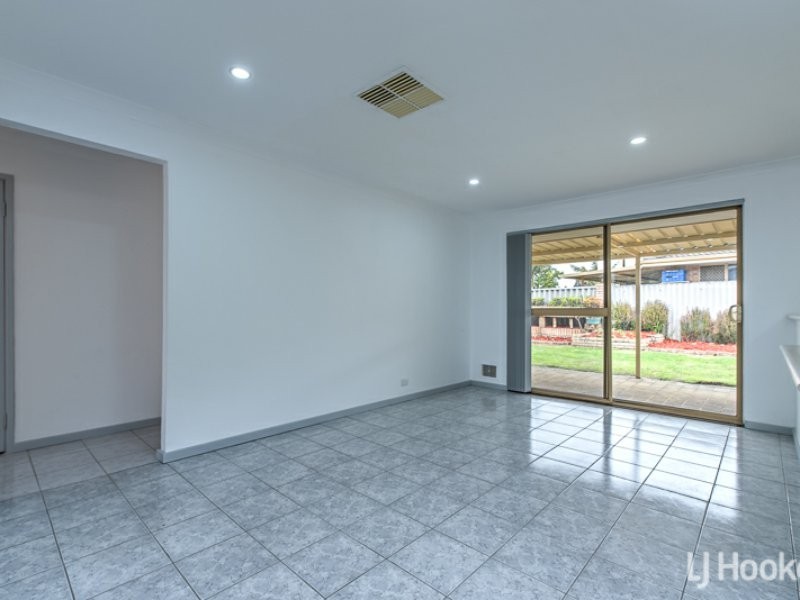 56 Discovery Drive, Thornlie WA 6108
