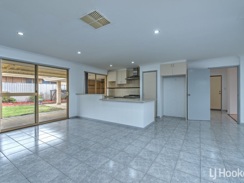 56 Discovery Drive, Thornlie WA 6108