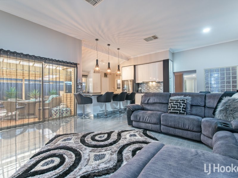 71 Southacre Drive, Canning Vale WA 6155