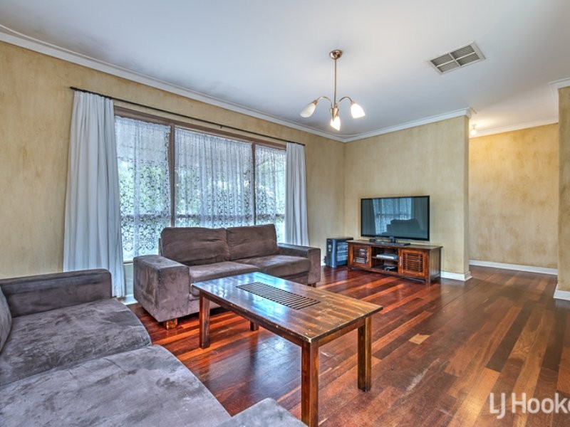 10 Manston Road, Thornlie WA 6108