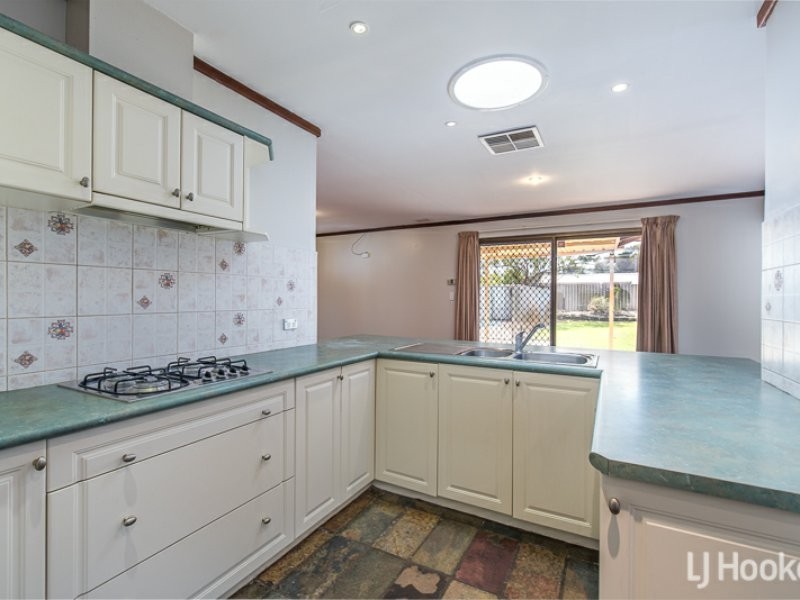 4 Grundy Way, Thornlie WA 6108