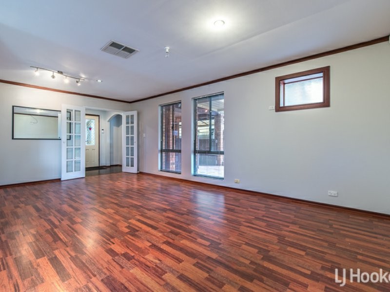 4 Grundy Way, Thornlie WA 6108